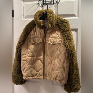 Cozy Two-Tone Sherpa Trim Quilted Jacket - Olive & Beige Universal Thread